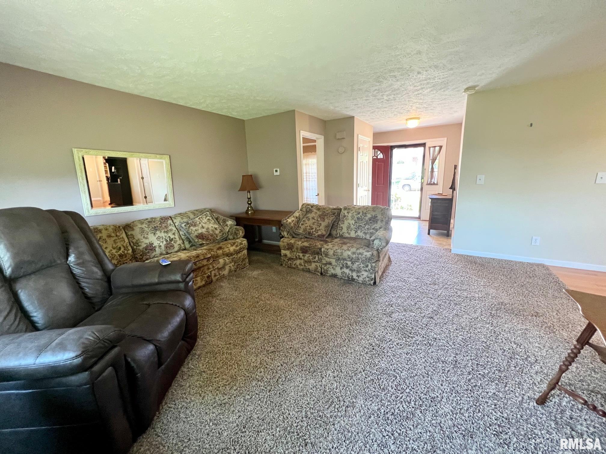 19442 Pinecrest Road Petersburg, IL 62675 - Photo 5 of 23 Gallery Image 5