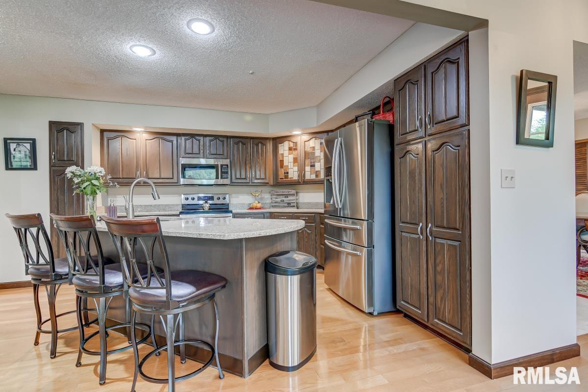 9 Red Bud Lane Springfield, IL 62712 - Photo 10 of 50 Gallery Image 10