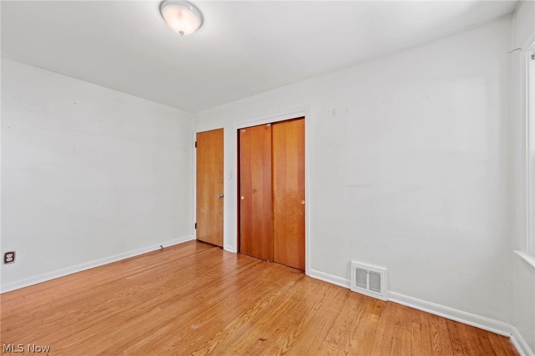 4435 Greenway Road Cleveland, OH 44121 - Photo 17 of 29