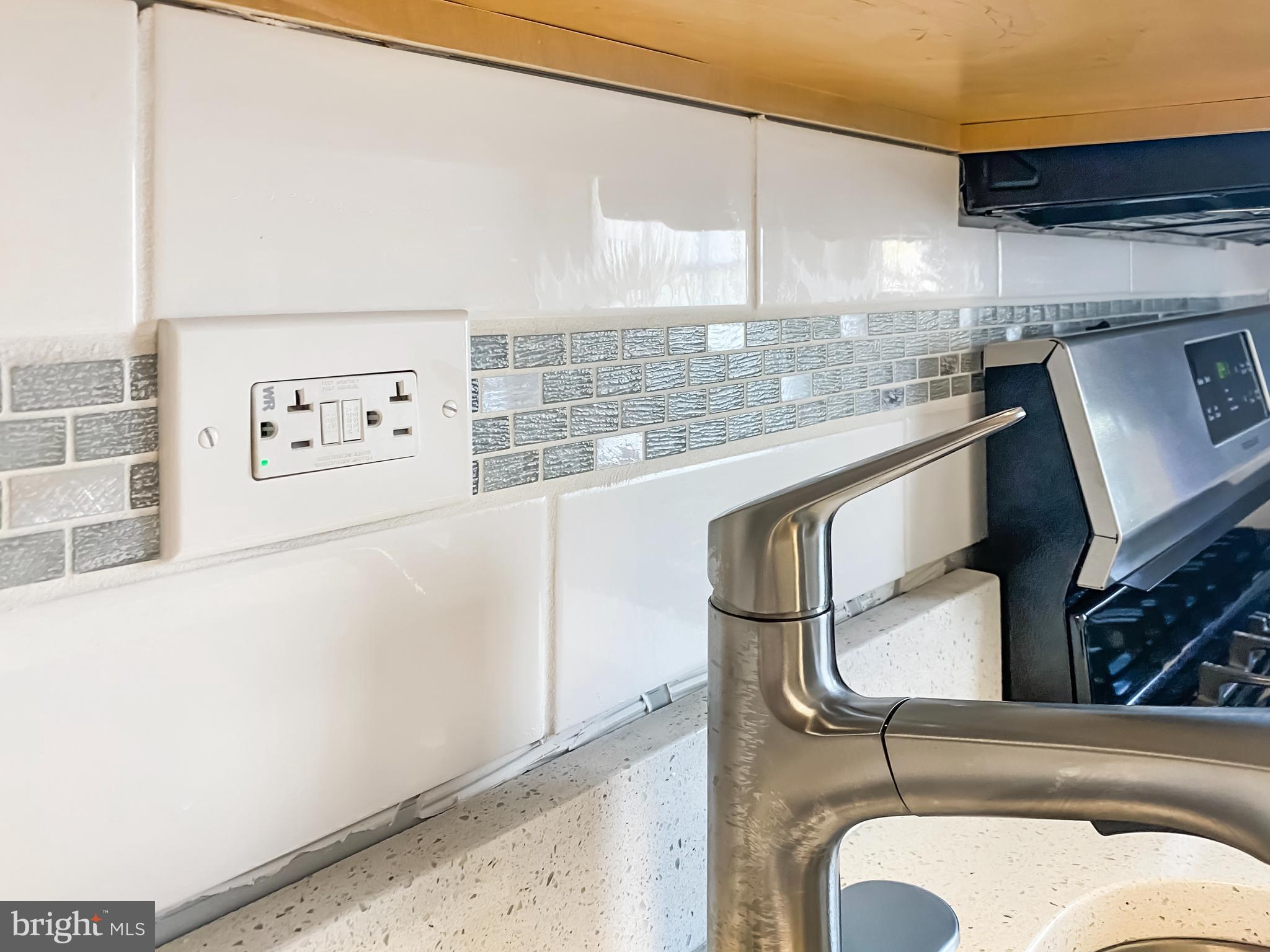 1026 Stamford Road Baltimore, MD 21229 - Photo 6 of 41