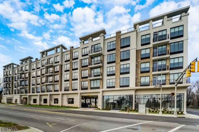 $2,250 | 45 South Grove Street, Unit 305, East Orange, NJ 07018