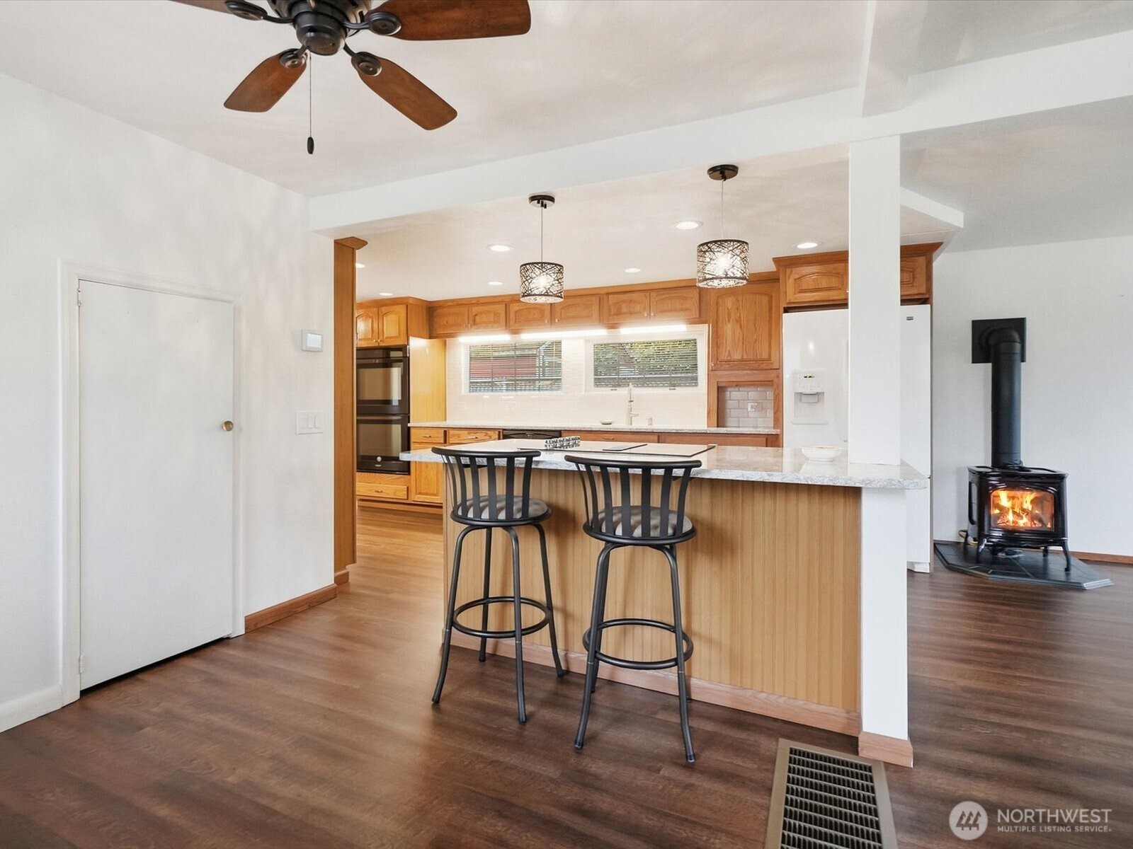 6513 Waller Road East Tacoma, WA 98443 - Photo 8 of 39 Gallery Image 8