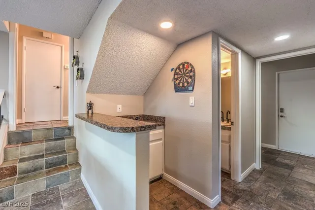 $3,000 | 5198 Hibbetts Drive, Las Vegas, NV 89103