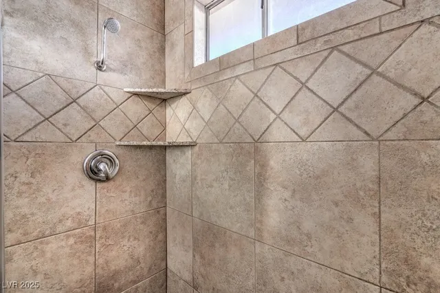 $3,000 | 5198 Hibbetts Drive, Las Vegas, NV 89103