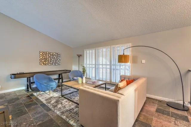 $3,000 | 5198 Hibbetts Drive, Las Vegas, NV 89103