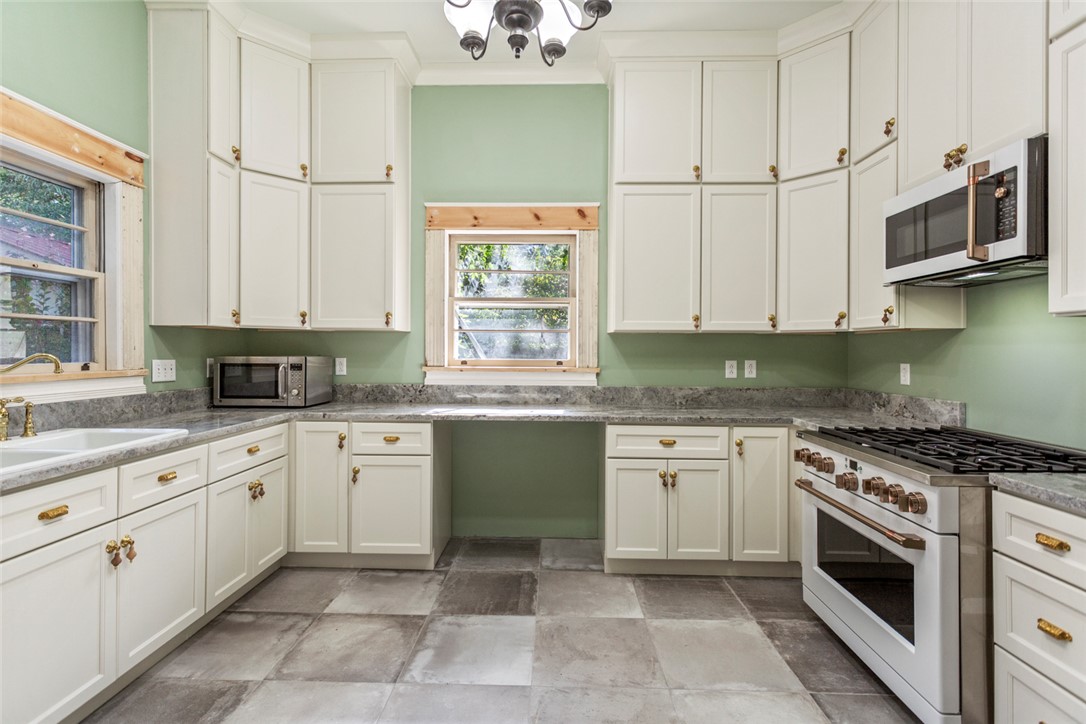 905 East Whitner Street Anderson, SC 29624 - Photo 11 of 50