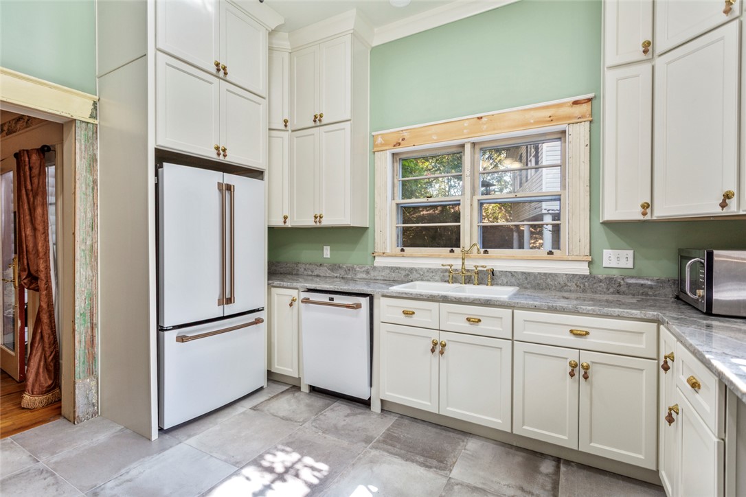 905 East Whitner Street Anderson, SC 29624 - Photo 13 of 50