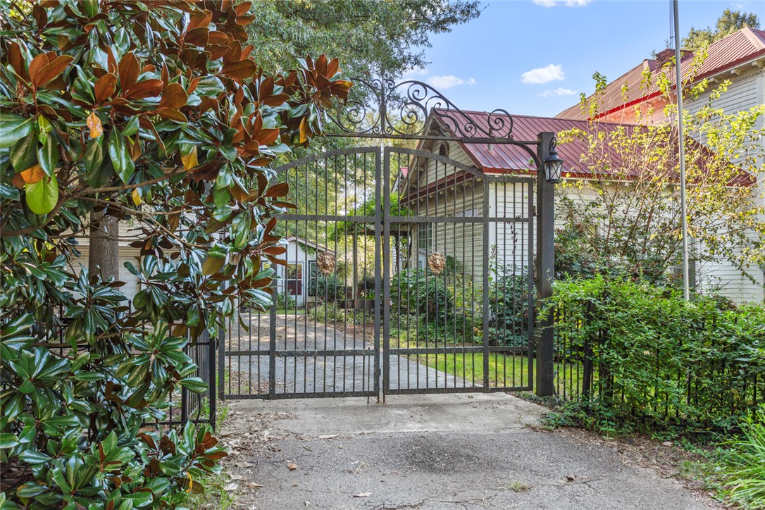 905 East Whitner Street Anderson, SC 29624 - Photo 3 of 50