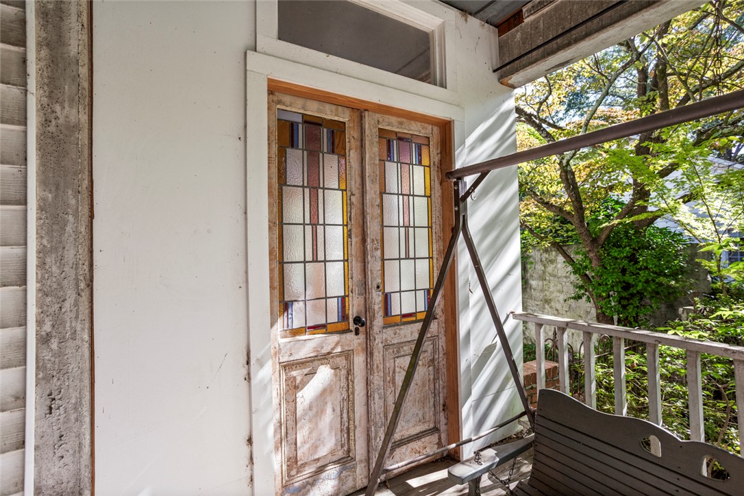 905 East Whitner Street Anderson, SC 29624 - Photo 40 of 50 Entrance into sunroom.