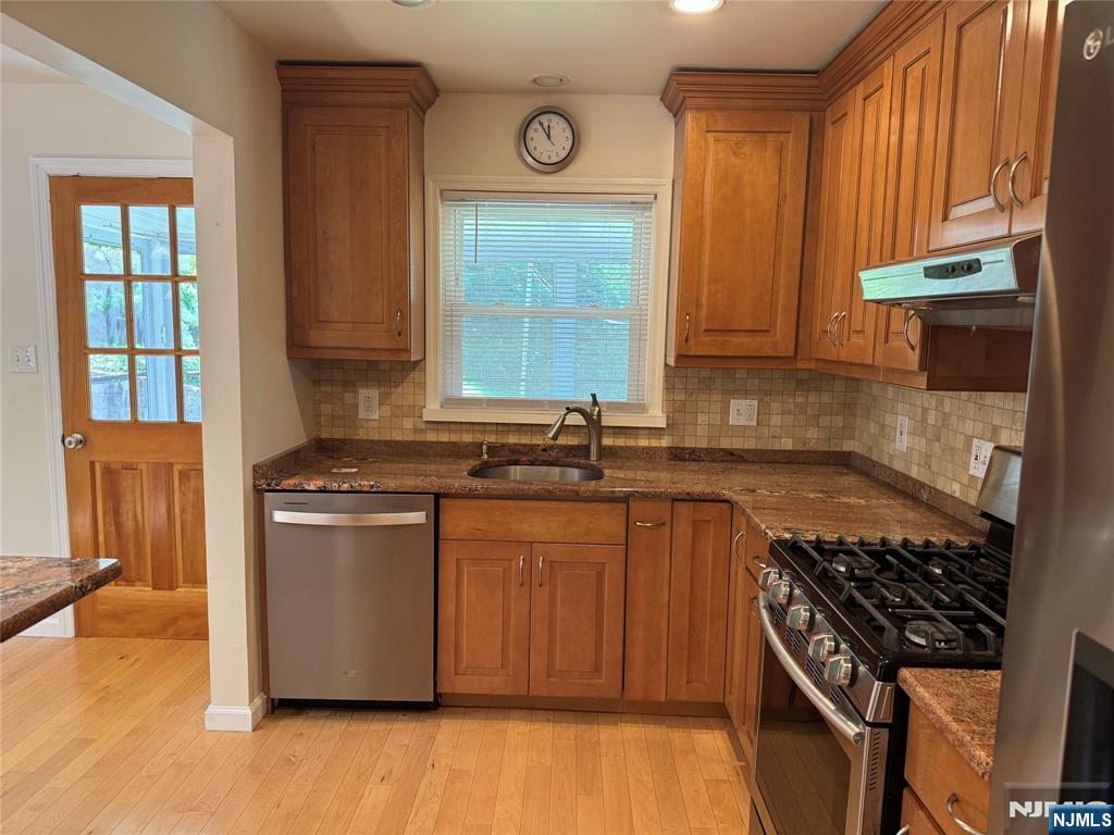 243 Donaldson Avenue Rutherford, NJ 07070 - Photo 9 of 26 Gallery Image 9