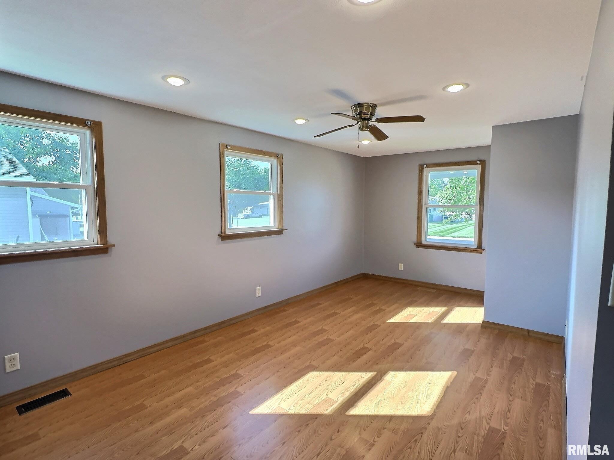 5115 West Woodfern Road Peoria, IL 61607 - Photo 8 of 21