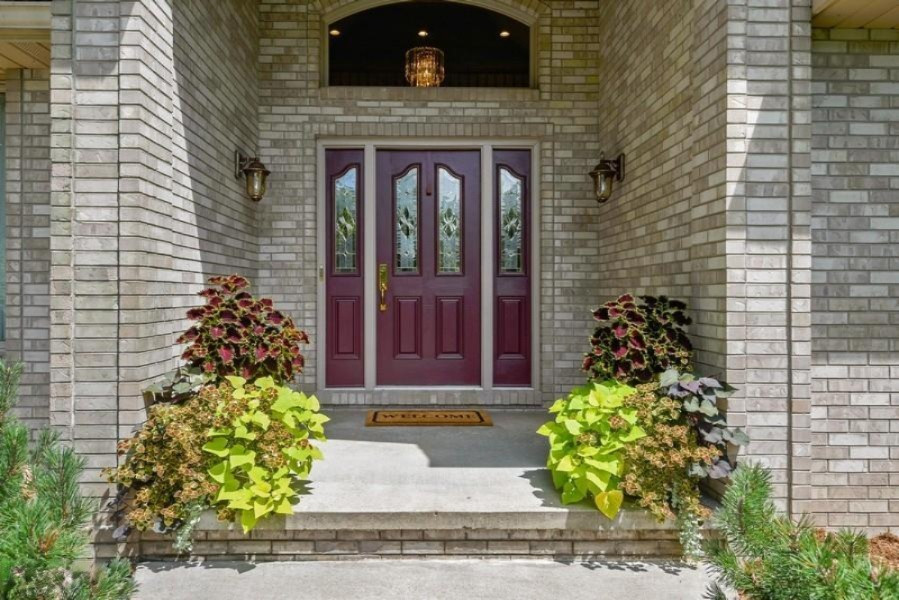 2275 Autumn Ridge St. Joseph, MI 49085 - Photo 3 of 26 03_2275AutumnRidge_84_Entryway_LowRes