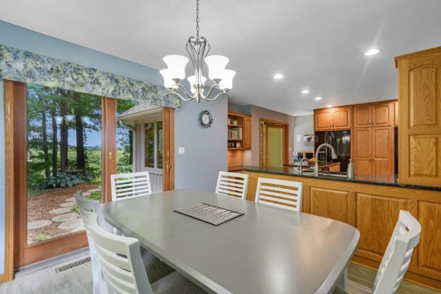 2275 Autumn Ridge St. Joseph, MI 49085 - Photo 7 of 26 07_2275AutumnRidge_191_KitchenBreakfastR