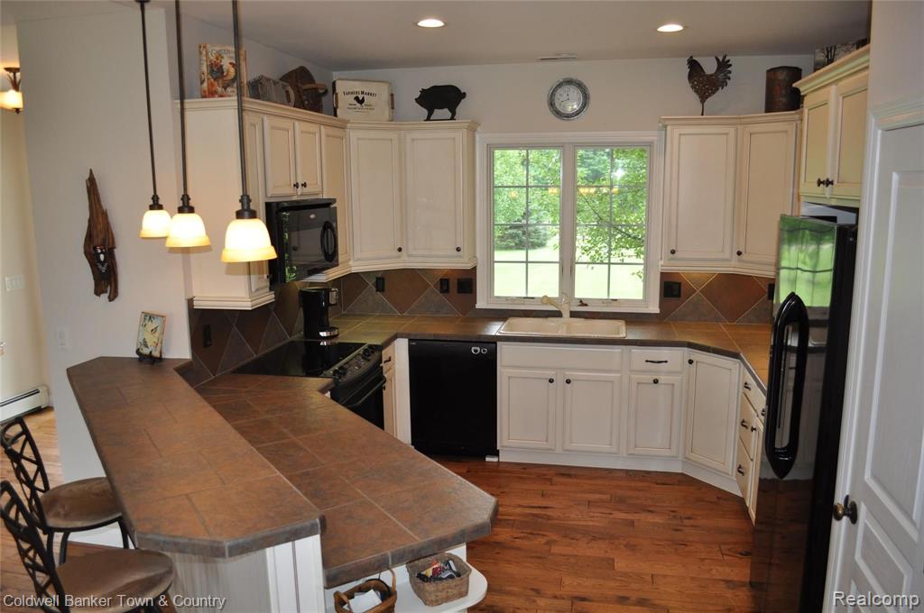 6400 Dutcher Road Howell, MI 48843 - Photo 8 of 82
