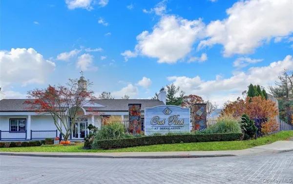 $782,000 | 24232 Oak Park Drive, Unit 106B | Douglaston