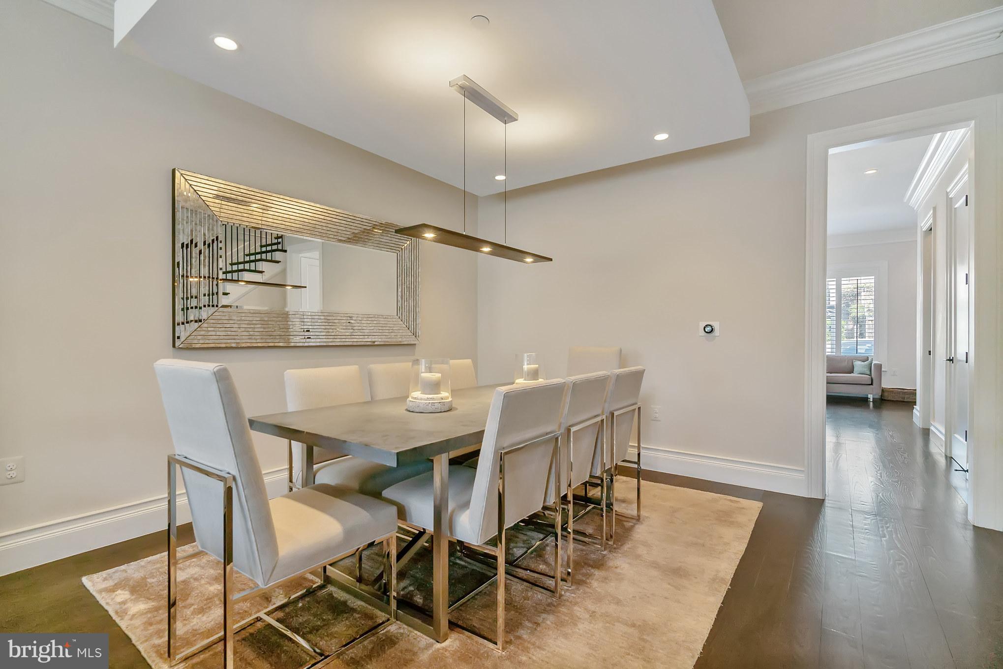 329 9th Street Northeast, Unit TH2 Washington, DC 20002 - Photo 3 of 29 Chic Area for Dining