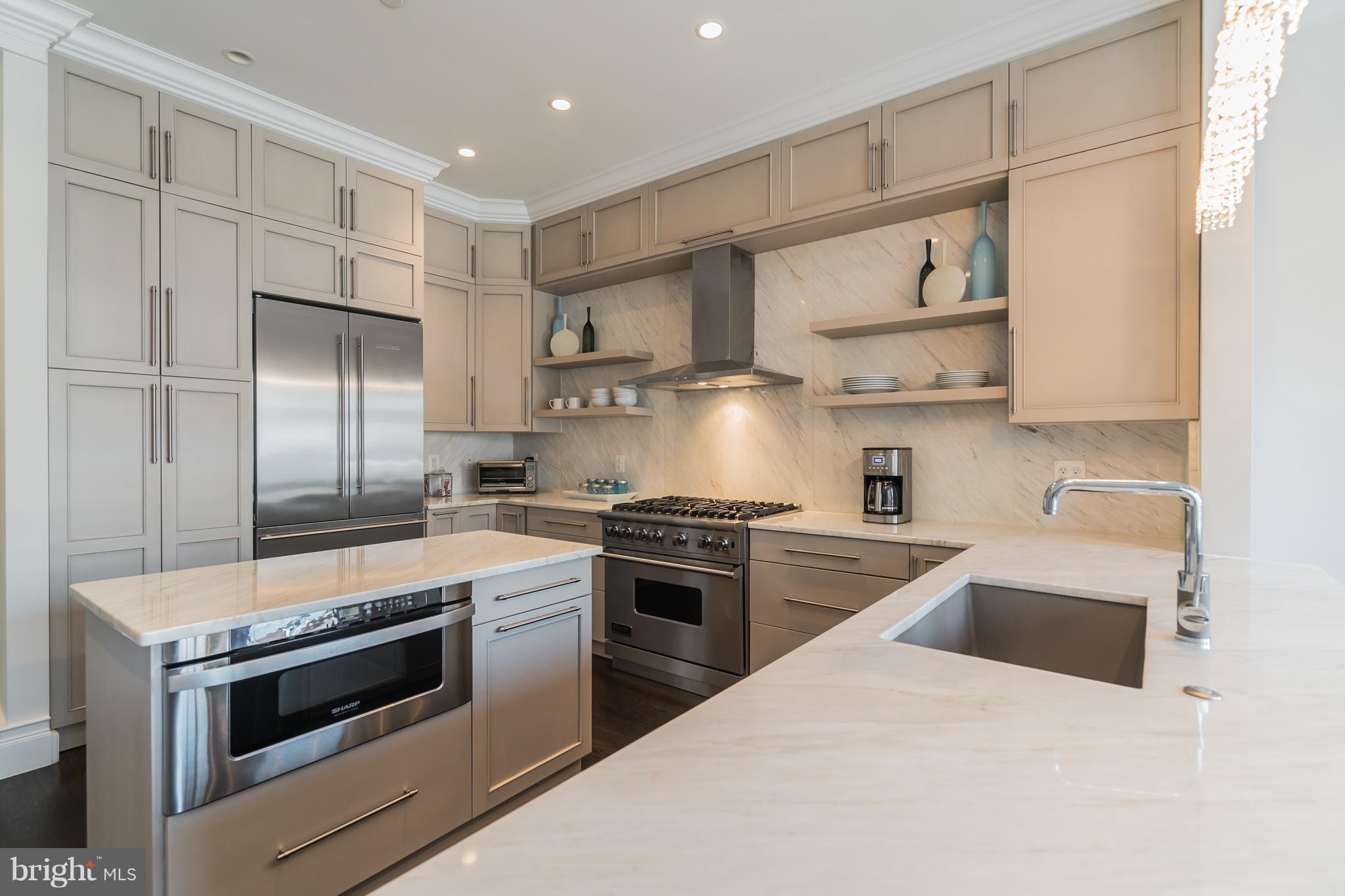 329 9th Street Northeast, Unit TH2 Washington, DC 20002 - Photo 5 of 29 Great Cabinet Space and Gas Cooking