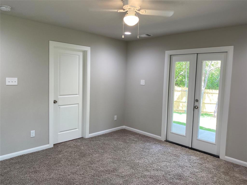 313 East Nelson Street Denison, TX 75021 - Photo 8 of 22
