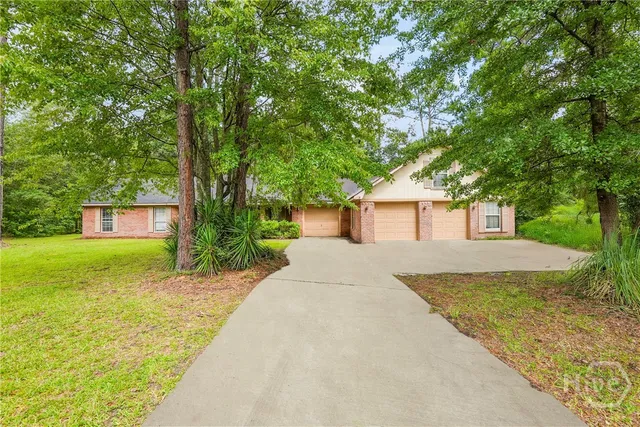 $375,000 | 27 South Huntington Court, Richmond Hill, GA 31324