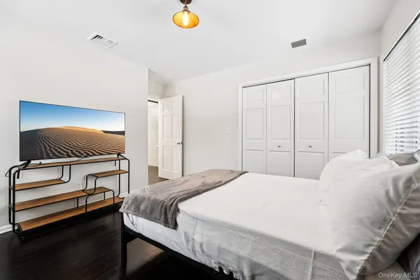 $15,000 | 6 Carol Lane, Mamaroneck, NY 10543