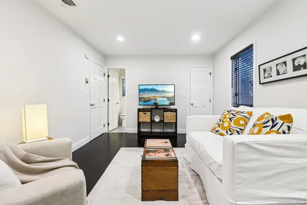 $15,000 | 6 Carol Lane, Mamaroneck, NY 10543