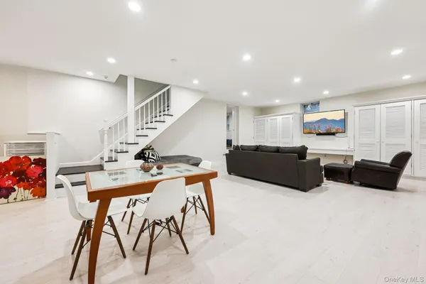 $15,000 | 6 Carol Lane, Mamaroneck, NY 10543