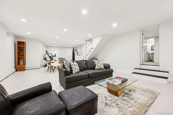 $15,000 | 6 Carol Lane, Mamaroneck, NY 10543