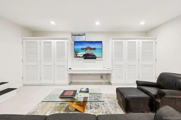 $15,000 | 6 Carol Lane, Mamaroneck, NY 10543