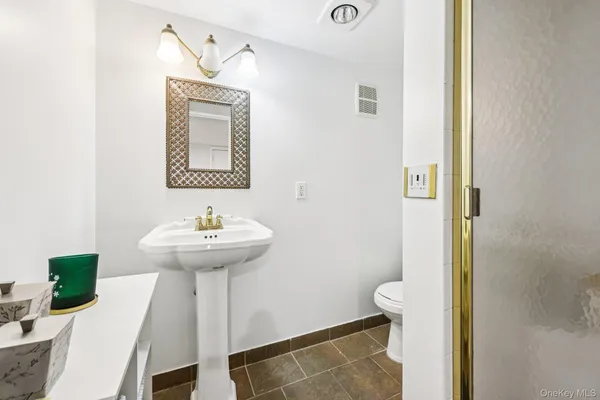 $15,000 | 6 Carol Lane, Mamaroneck, NY 10543