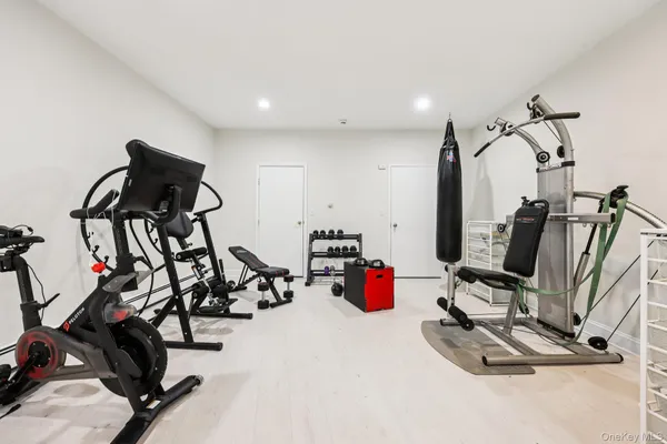 $15,000 | 6 Carol Lane, Mamaroneck, NY 10543