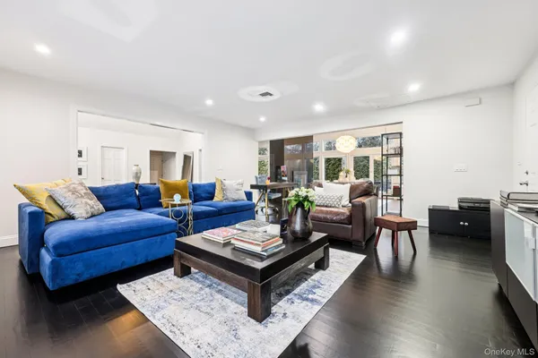 $15,000 | 6 Carol Lane, Mamaroneck, NY 10543