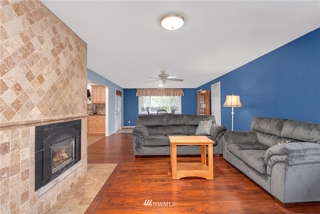 14428 157th Place Southeast Renton, WA 98059 - Photo 11 of 24