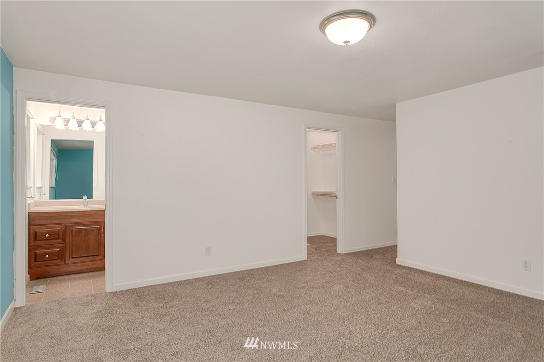 14428 157th Place Southeast Renton, WA 98059 - Photo 13 of 24