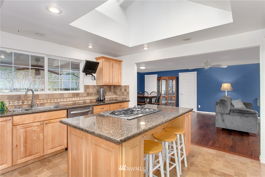 14428 157th Place Southeast Renton, WA 98059 - Photo 7 of 24