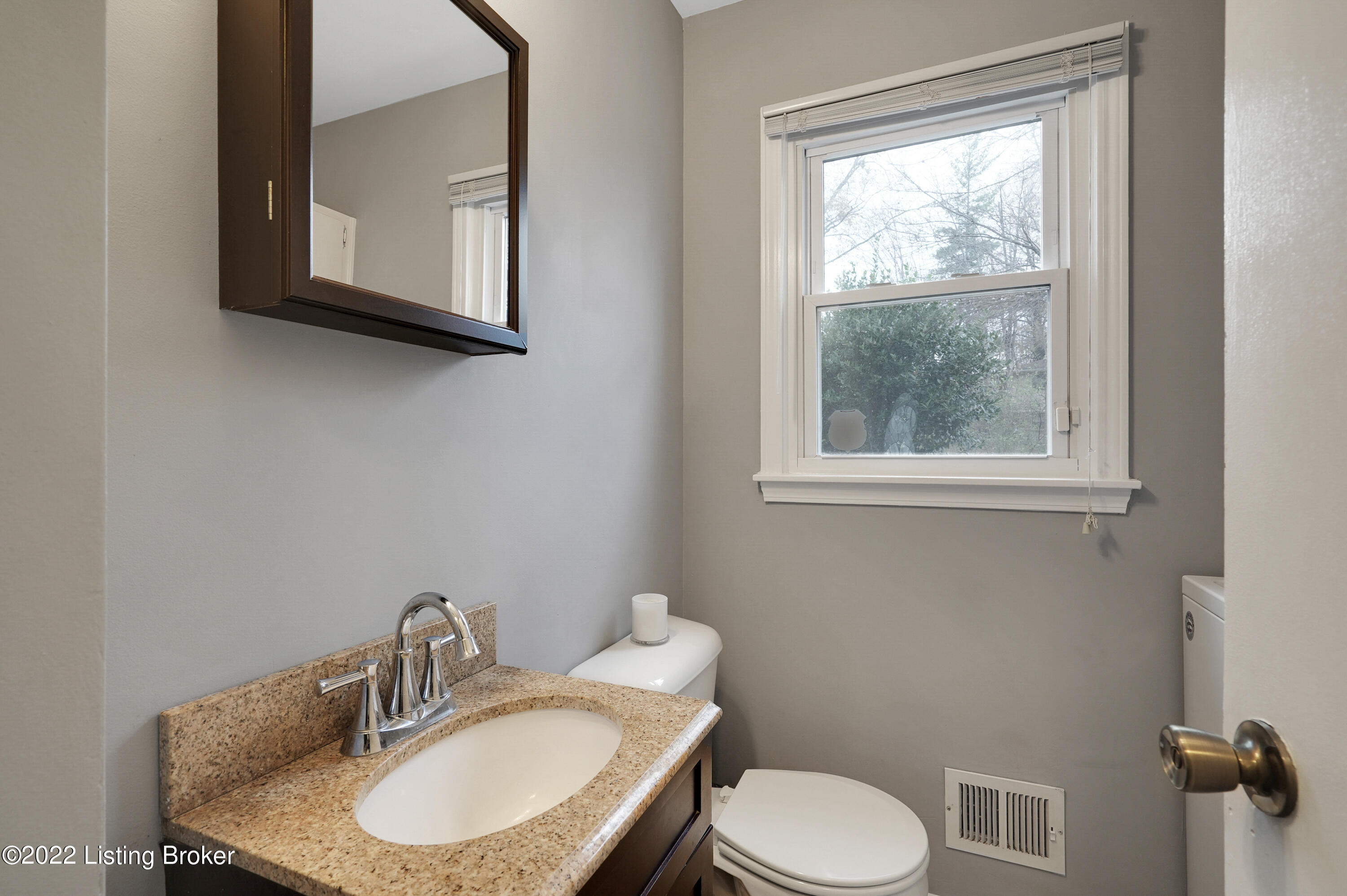 12509 Echo Bridge Road Louisville, KY 40243 - Photo 17 of 47 16 DSC09081