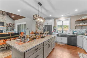 $899,900 | 521 Horns Creek Road, Old Fort, TN 37362