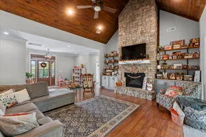 $899,900 | 521 Horns Creek Road, Old Fort, TN 37362