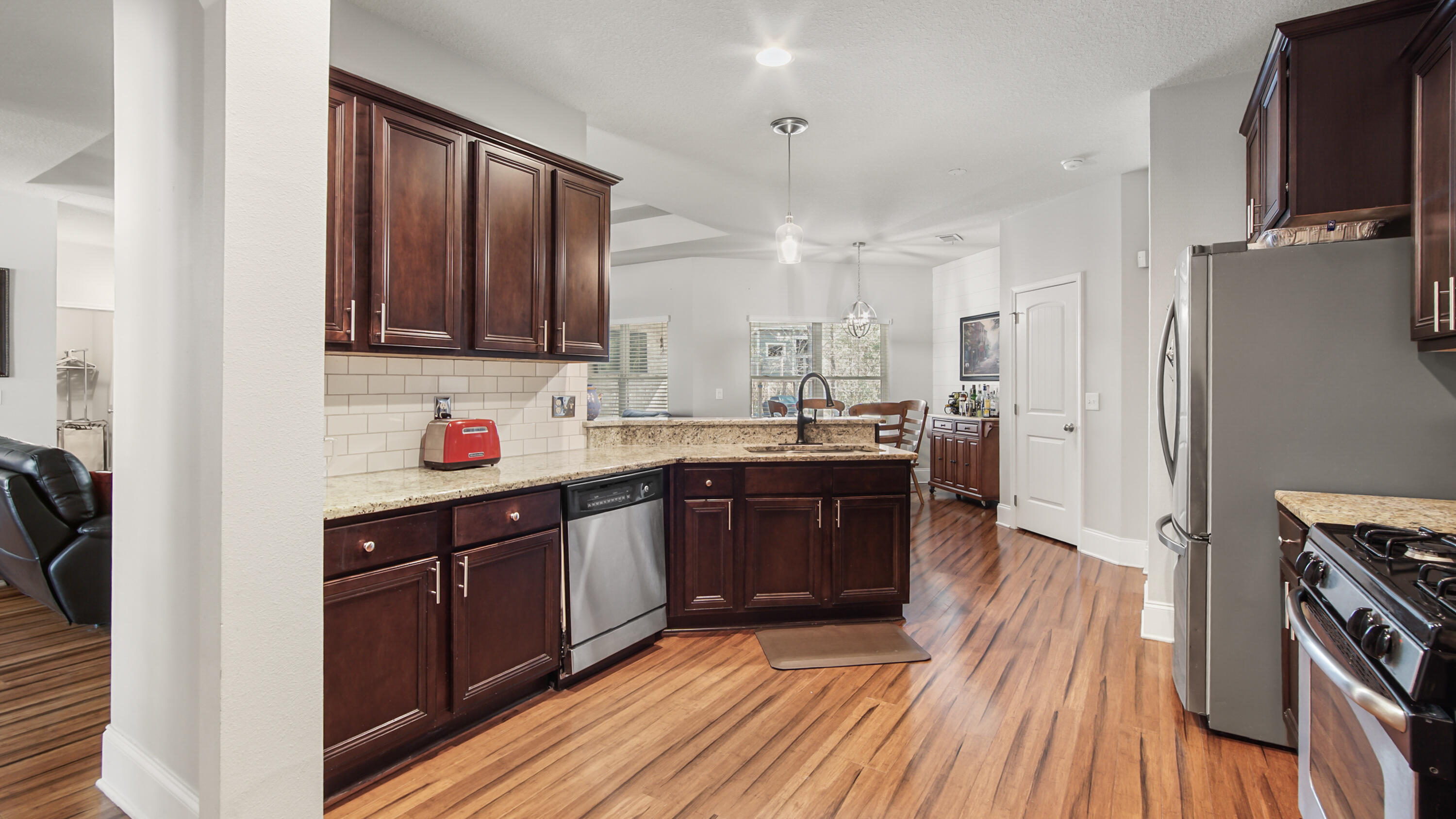 906 Symphony Way Freeport, FL 32439 - Photo 25 of 68 Kitchen