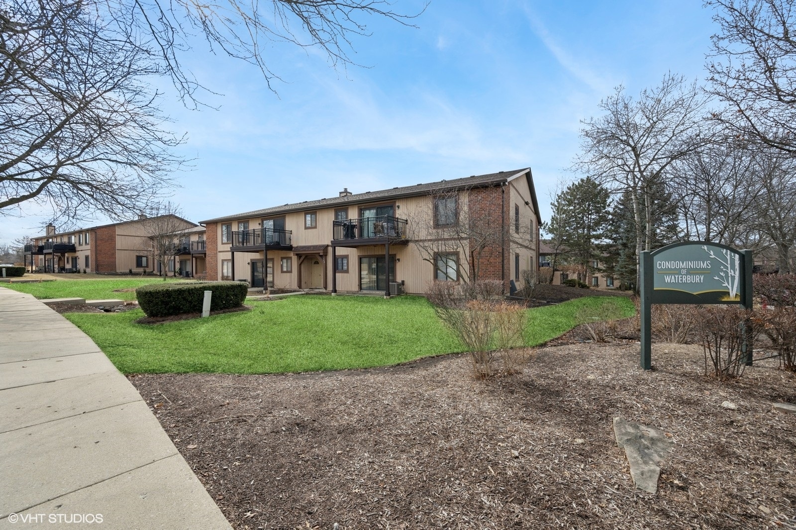 748 Rodenburg Road, Unit 2D Roselle, IL 60172 - Photo 2 of 17 Gallery Image 2
