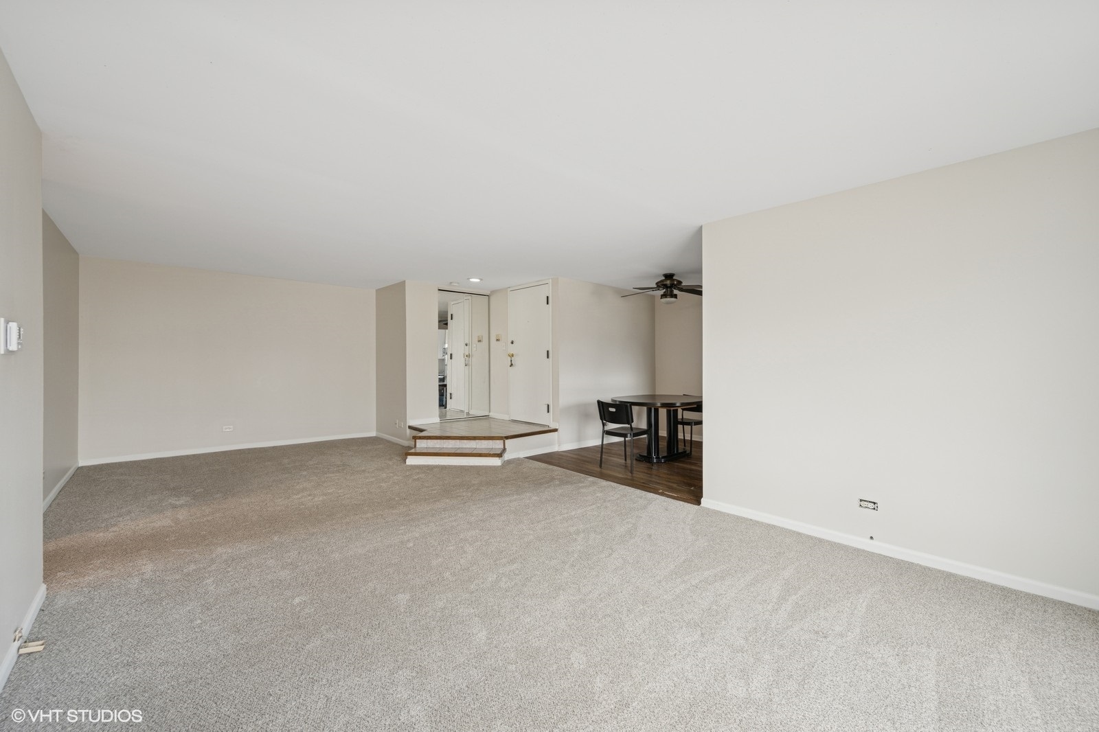 748 Rodenburg Road, Unit 2D Roselle, IL 60172 - Photo 4 of 17 Gallery Image 4