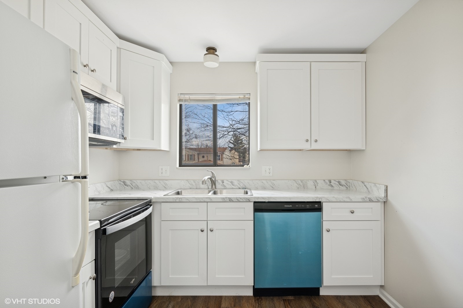 748 Rodenburg Road, Unit 2D Roselle, IL 60172 - Photo 6 of 17 Gallery Image 6