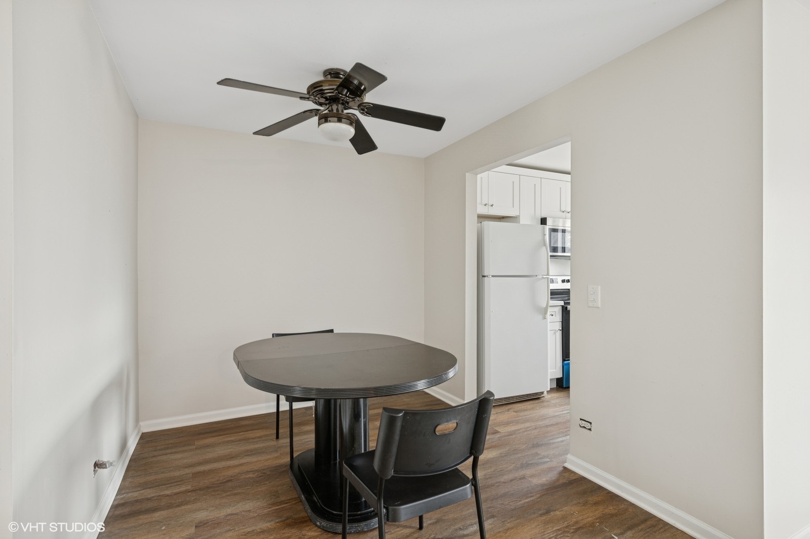 748 Rodenburg Road, Unit 2D Roselle, IL 60172 - Photo 8 of 17 Gallery Image 8