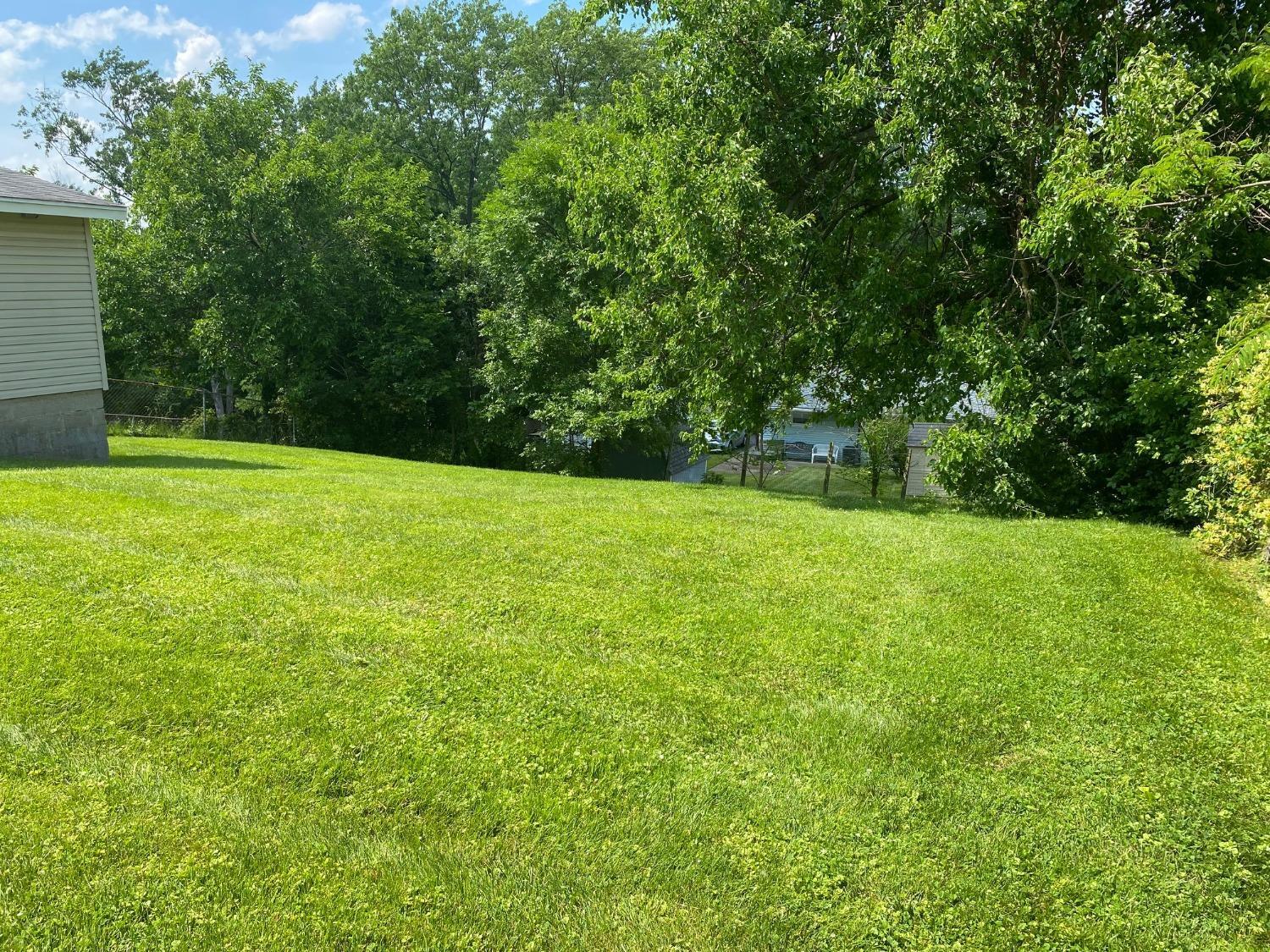 2616 Adams Road Cincinnati, OH 45231 - Photo 3 of 25