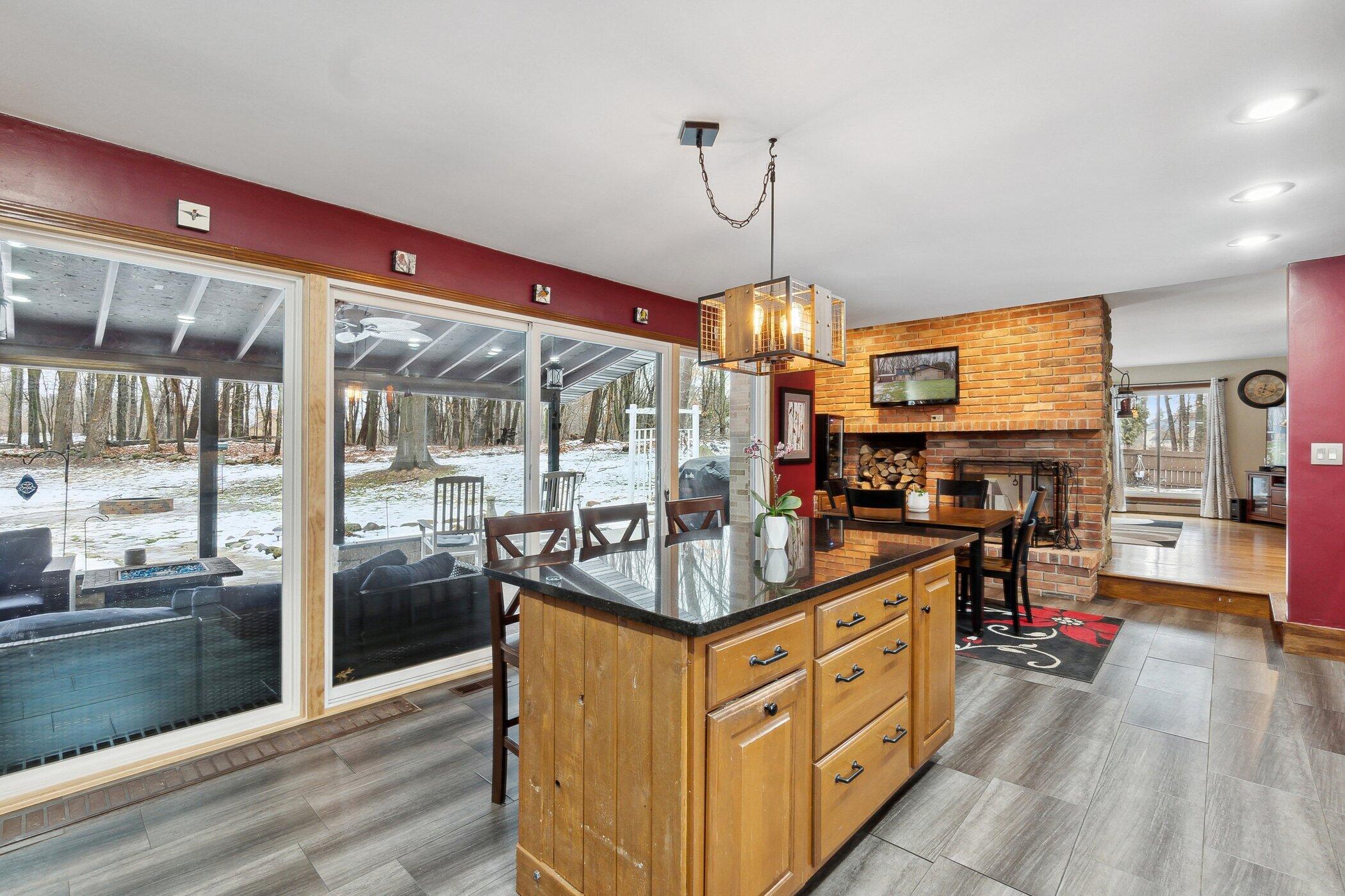 158 Hawthorne Road Marshall, MI 49068 - Photo 12 of 36 158-Hawthorne-Rd-Marshall-MI-49068-Windo