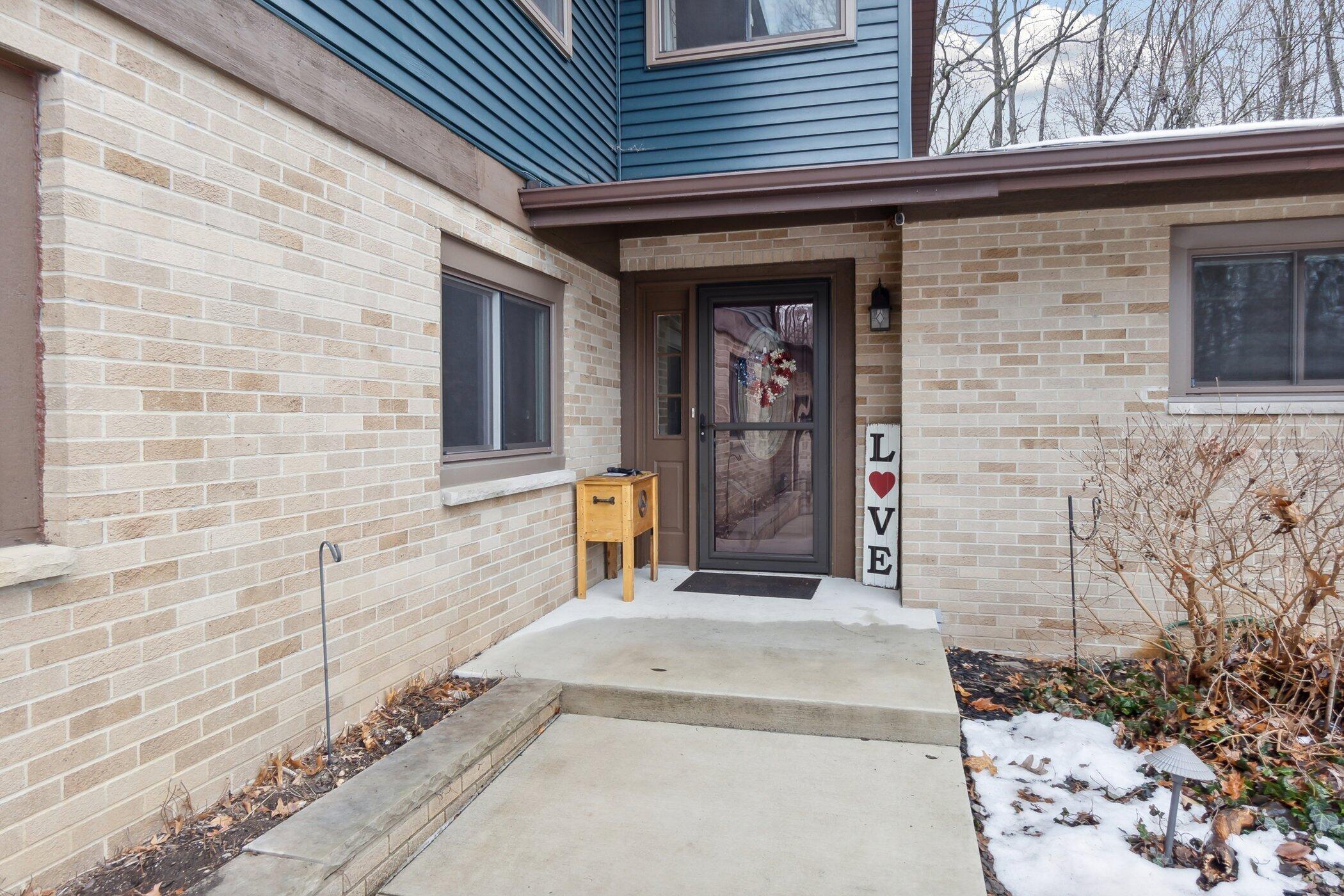 158 Hawthorne Road Marshall, MI 49068 - Photo 2 of 36 158-Hawthorne-Rd-Marshall-MI-49068-Windo