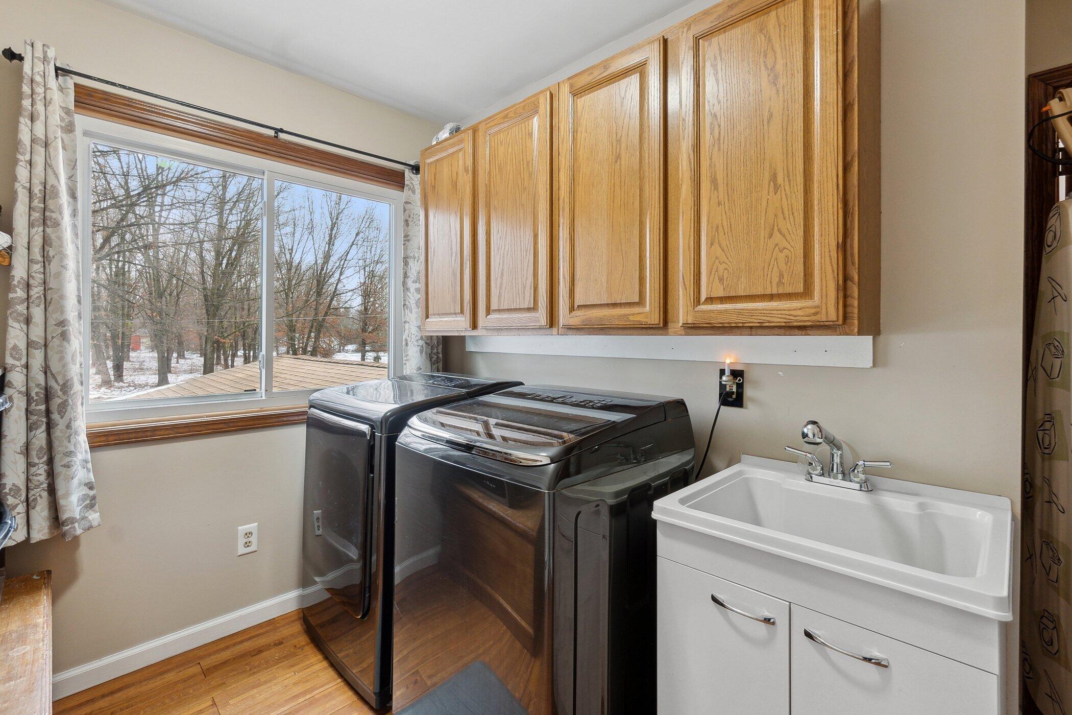 158 Hawthorne Road Marshall, MI 49068 - Photo 27 of 36 158-Hawthorne-Rd-Marshall-MI-49068-Windo