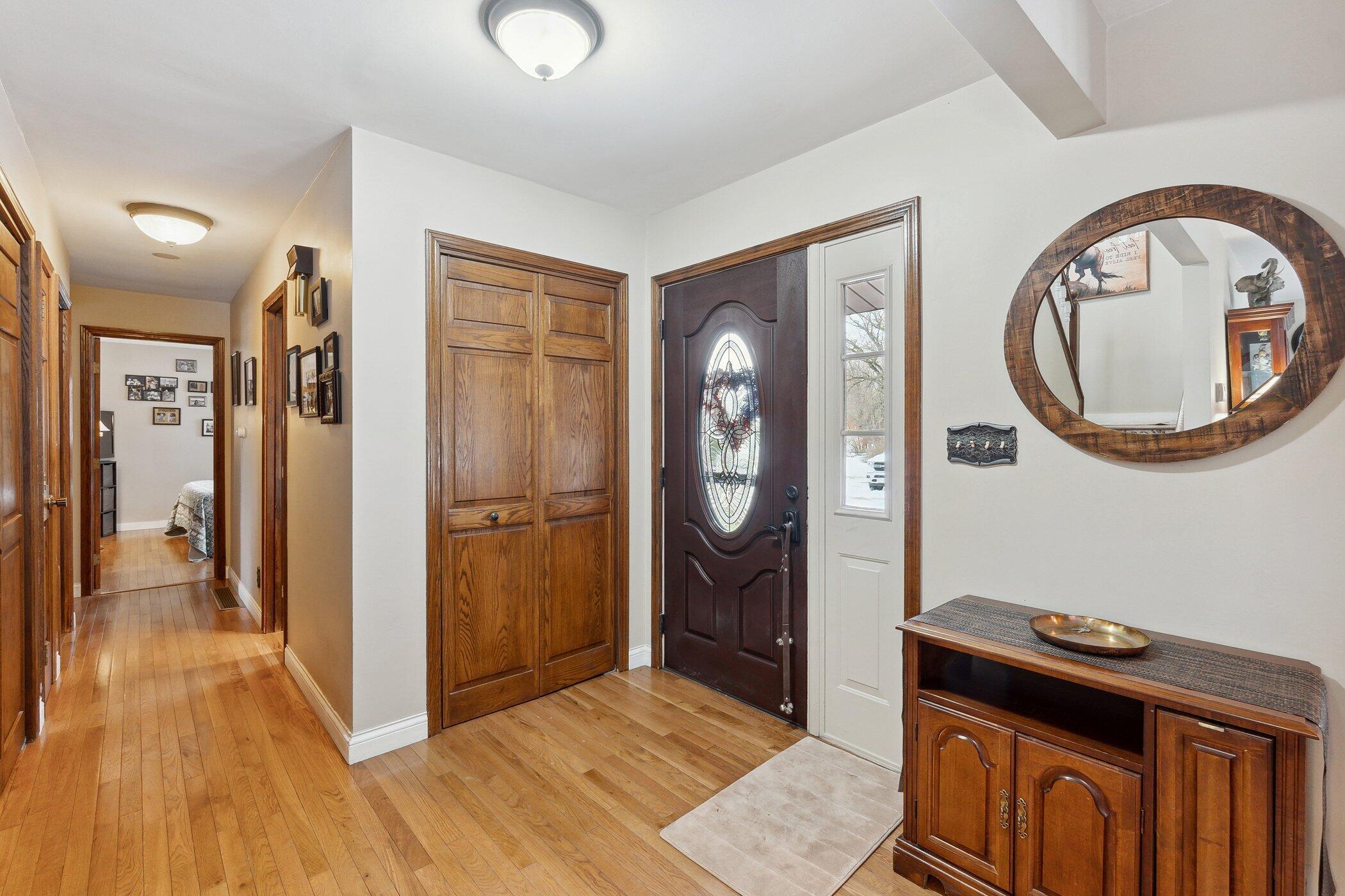 158 Hawthorne Road Marshall, MI 49068 - Photo 3 of 36 158-Hawthorne-Rd-Marshall-MI-49068-Windo