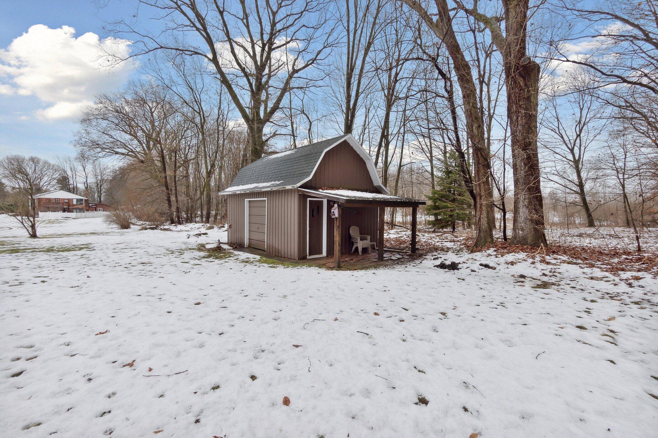 158 Hawthorne Road Marshall, MI 49068 - Photo 34 of 36 158-Hawthorne-Rd-Marshall-MI-49068-Windo