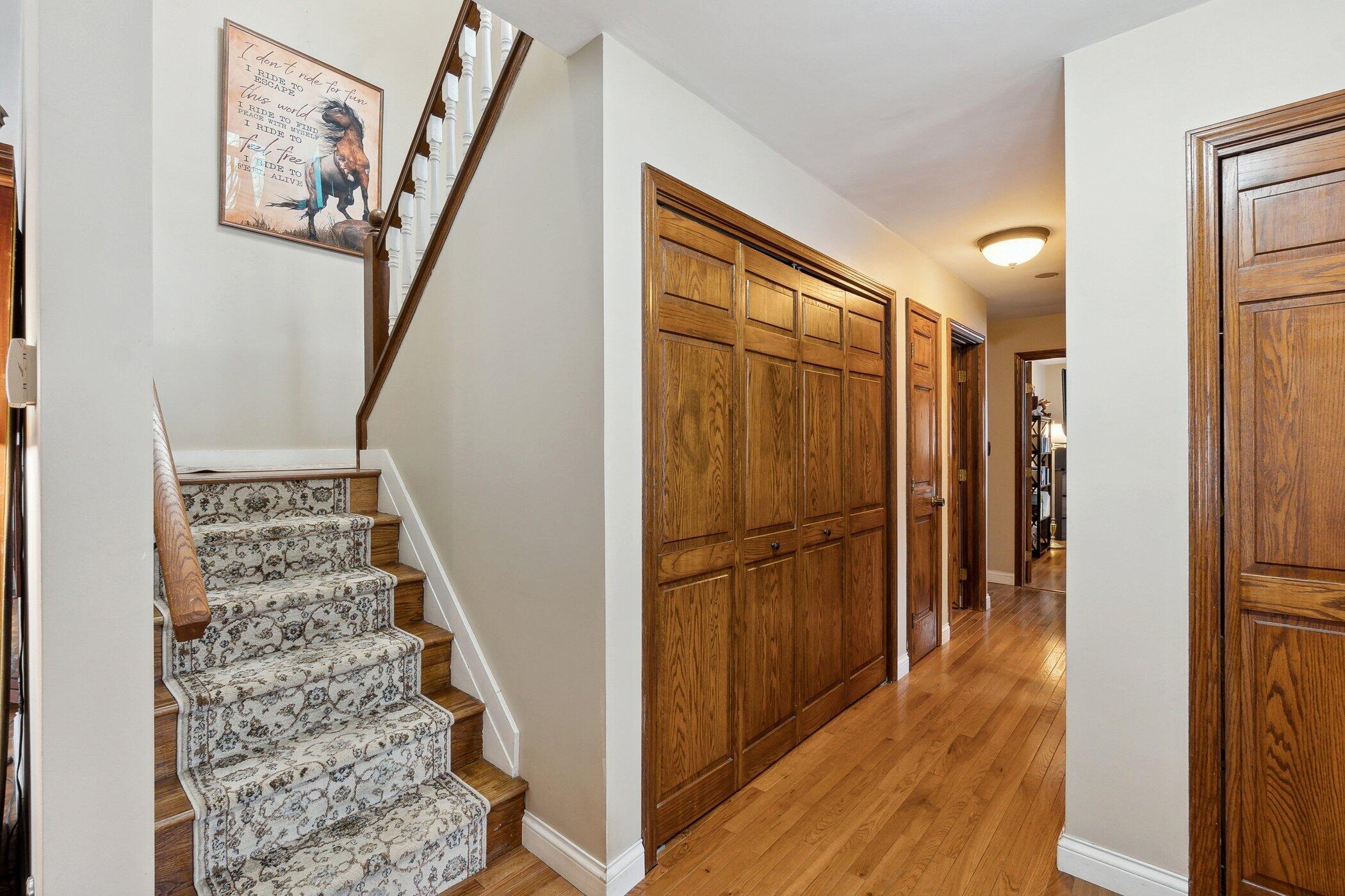 158 Hawthorne Road Marshall, MI 49068 - Photo 4 of 36 158-Hawthorne-Rd-Marshall-MI-49068-Windo