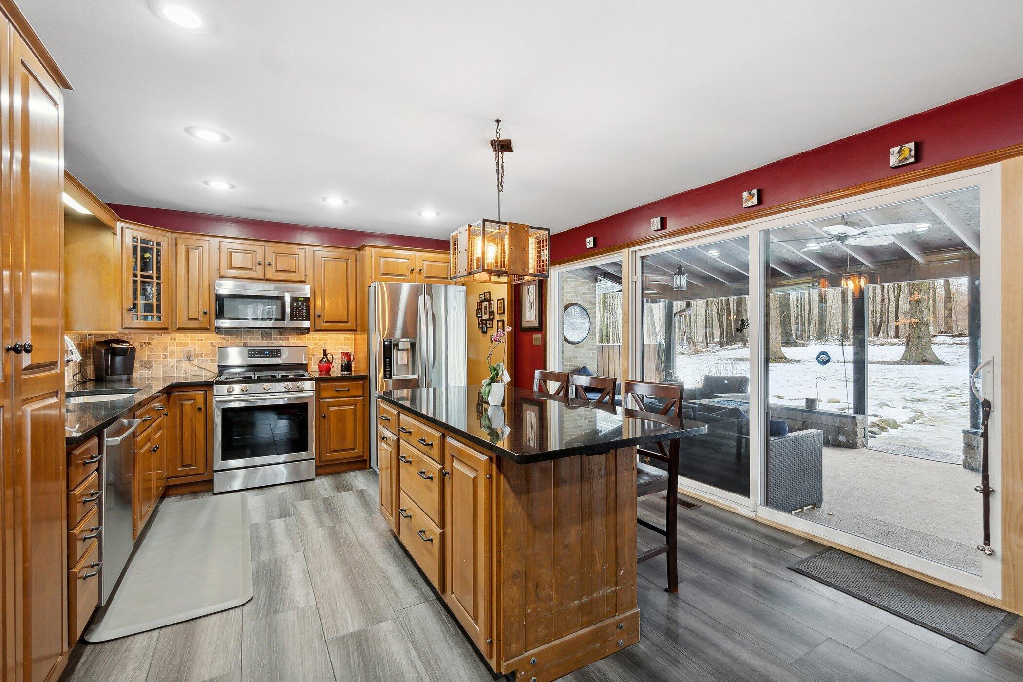 158 Hawthorne Road Marshall, MI 49068 - Photo 9 of 36 158-Hawthorne-Rd-Marshall-MI-49068-Windo